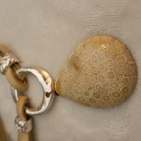 EP Chrysanthemum Fossilized Coral Teardrop Stone Pendant Leather Necklace - Picture 3 of 7